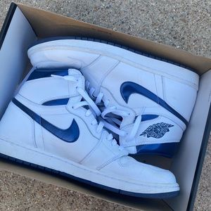 Jordan 1 Retro Metallic Navy (2016)